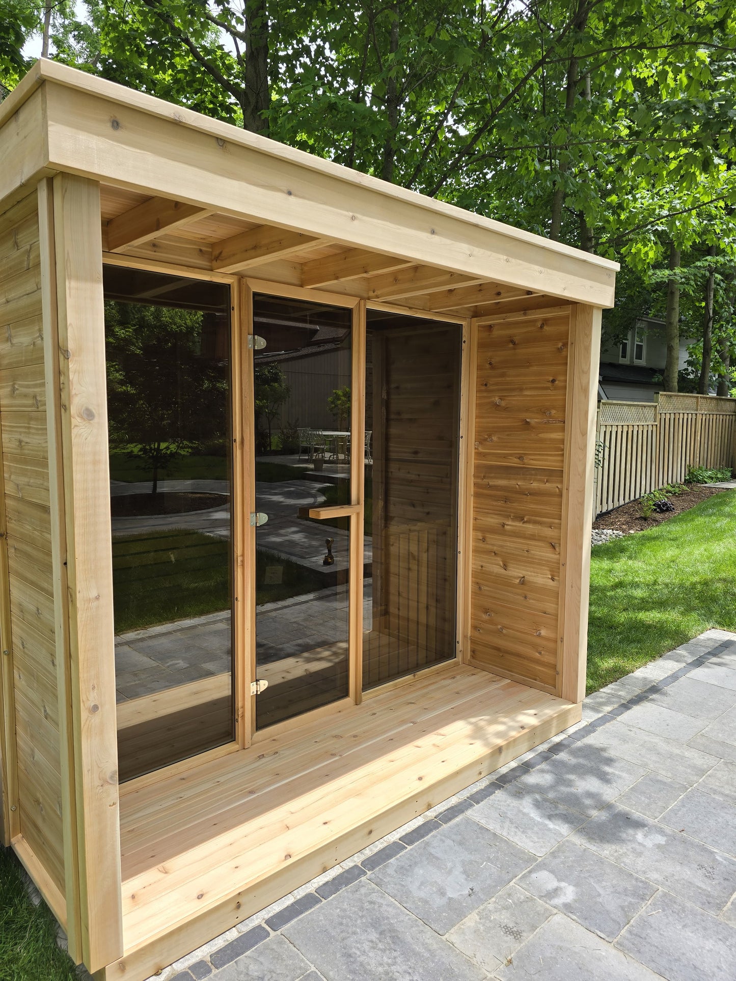 Outdoor Sauna - Pure Cube Knotty Red Cedar CU672P