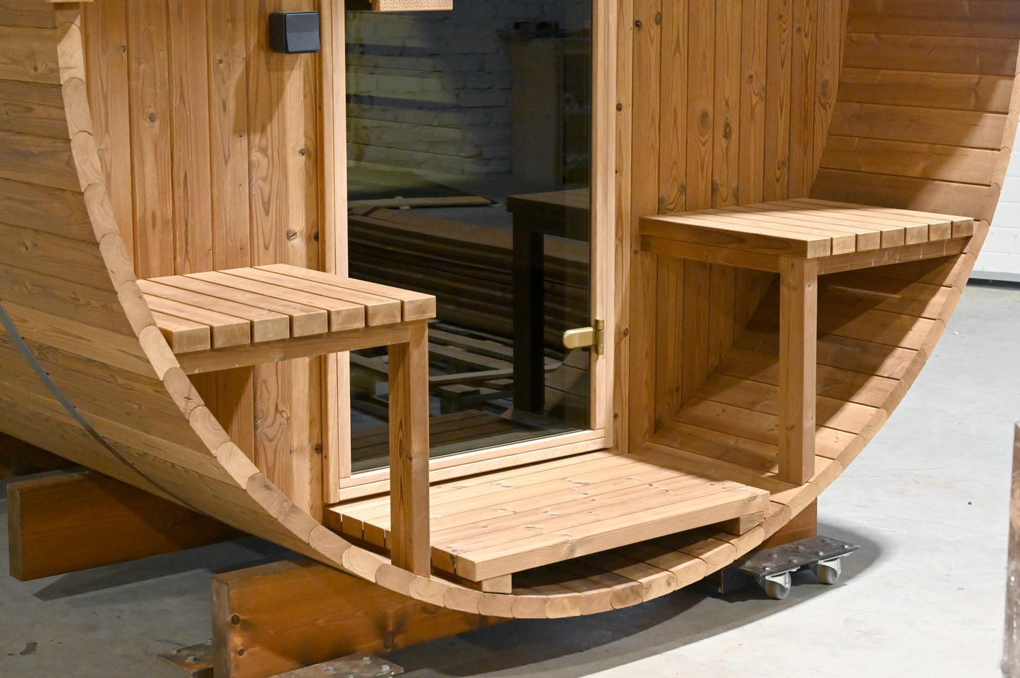 Thermory No82 6-Person Barrel Sauna