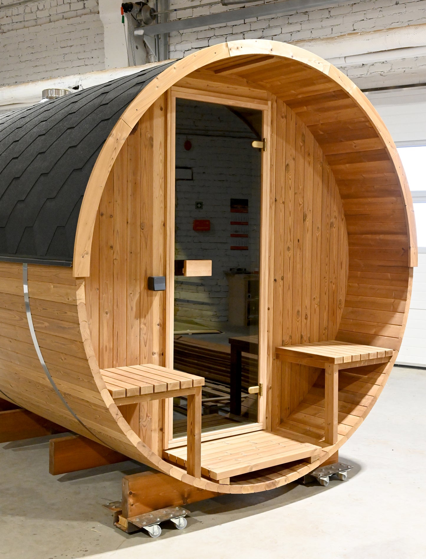 Thermory No82 6-Person Barrel Sauna