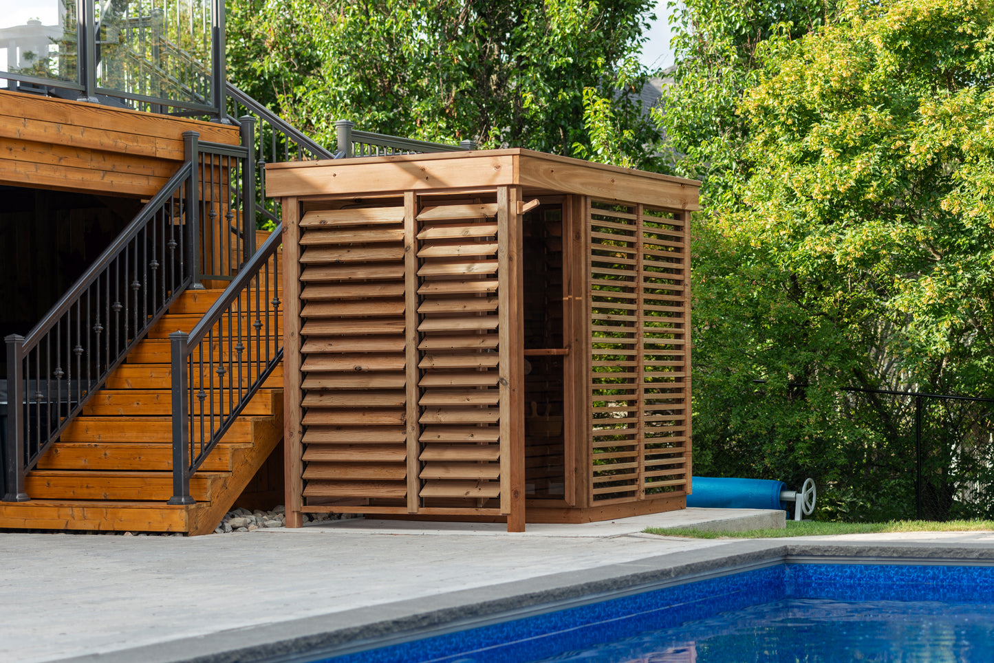 Outdoor Sauna - Pure Cube Knotty Red Cedar CU582D