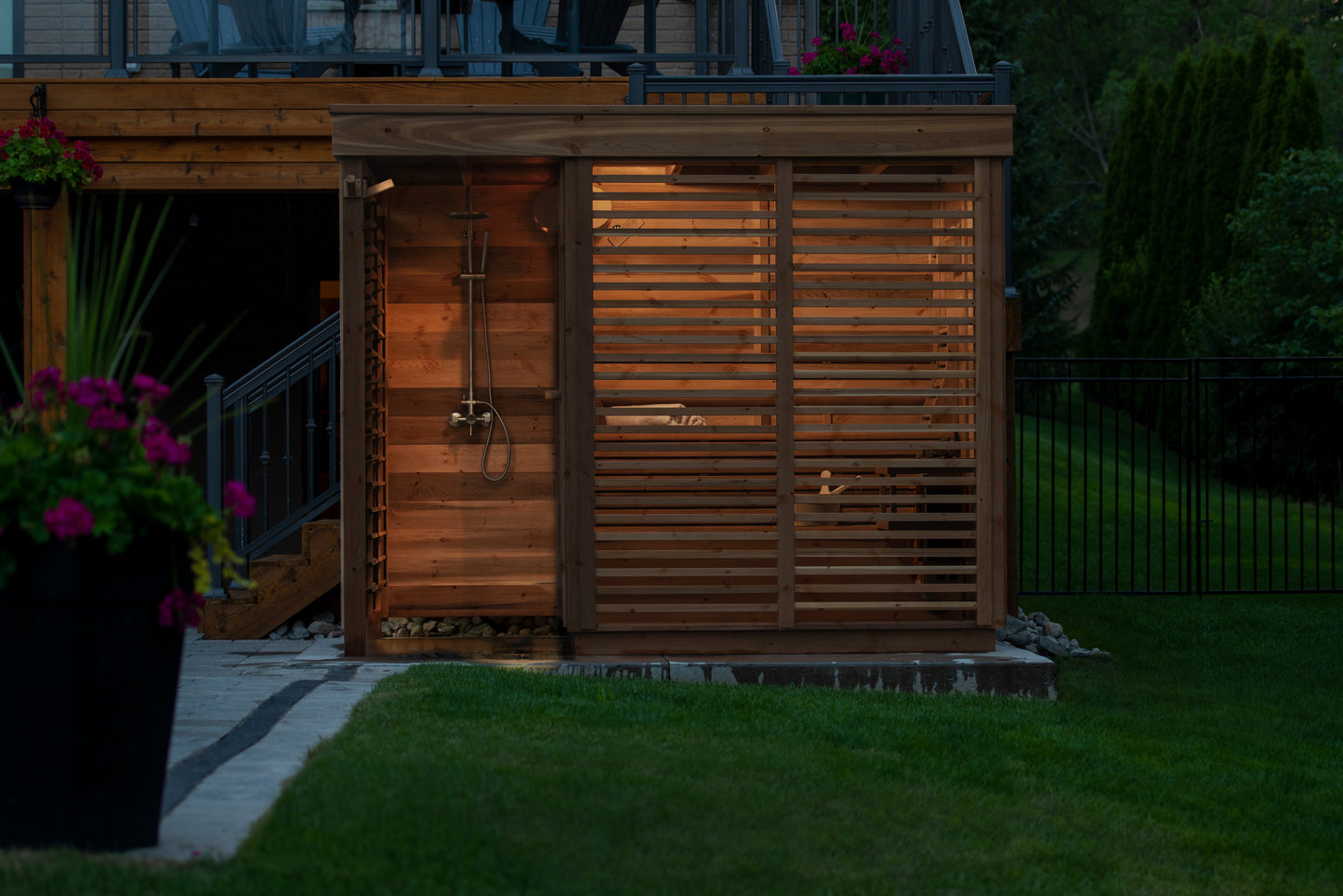 Outdoor Sauna - Pure Cube Knotty Red Cedar CU582D