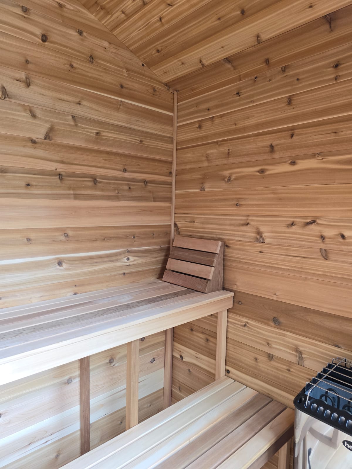 Indoor Cabin Sauna - Dundalk Knotty Red Cedar