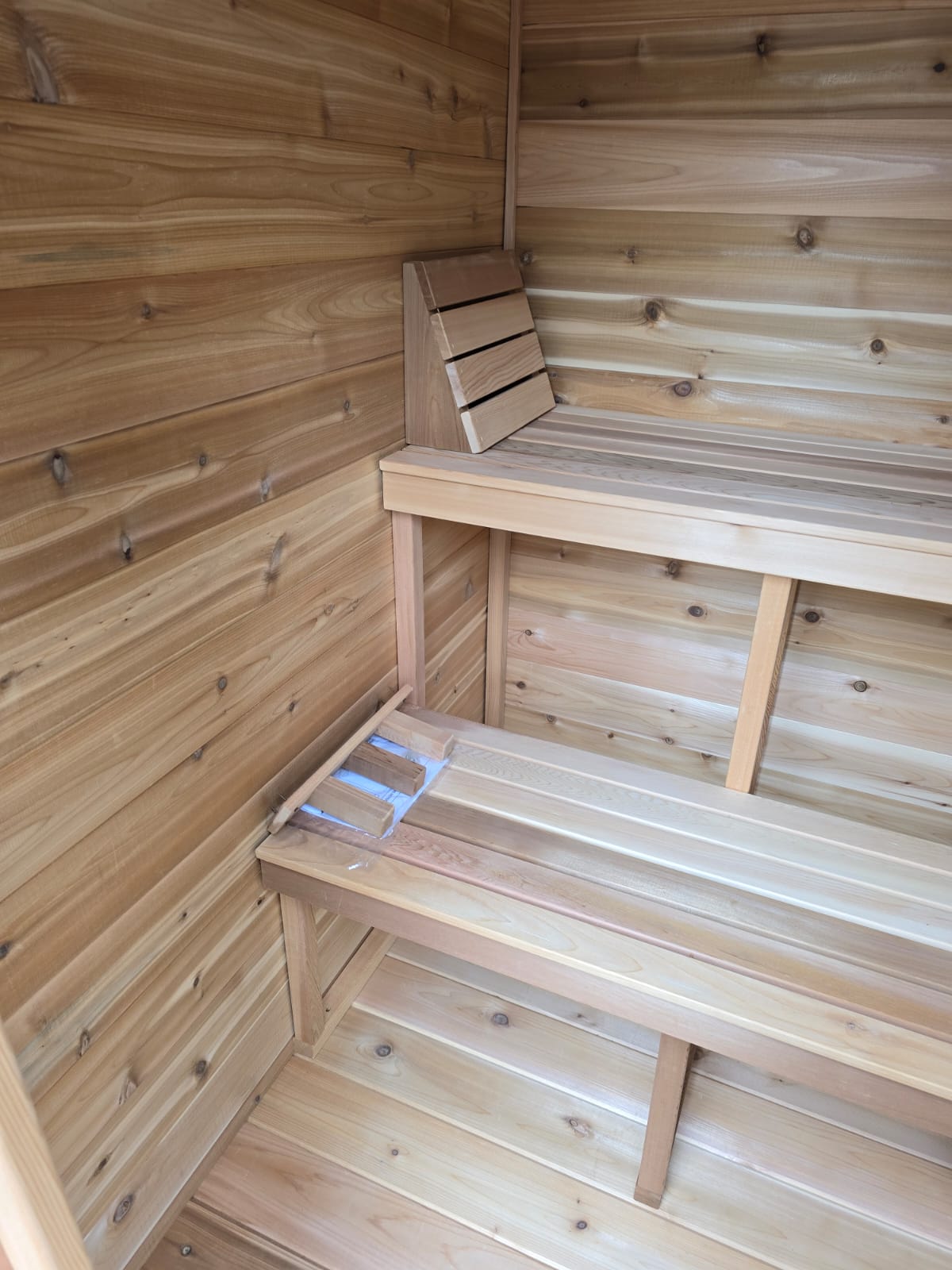 Indoor Cabin Sauna - Dundalk Knotty Red Cedar