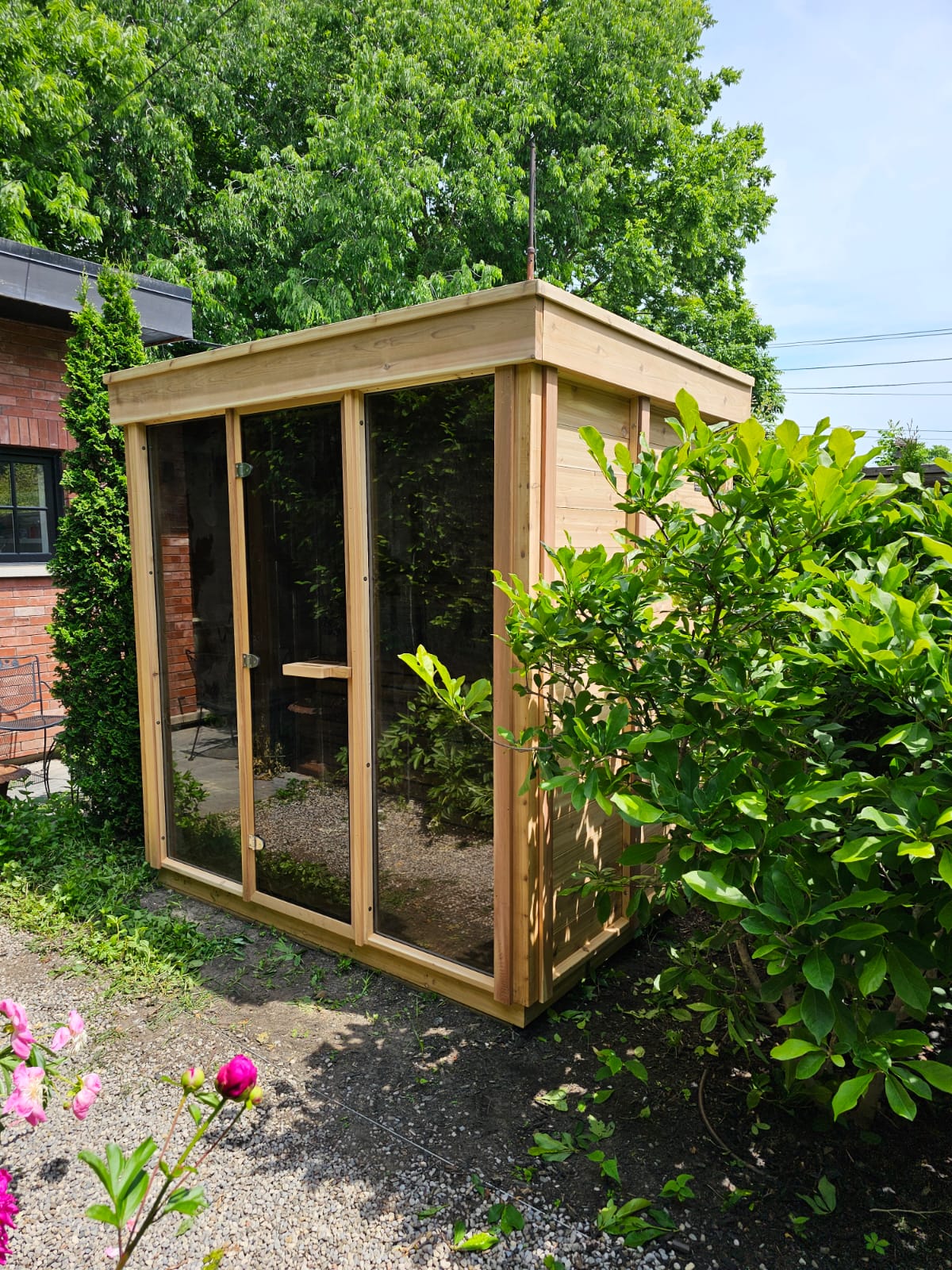 Outdoor Sauna - Pure Cube Knotty Red Cedar CU582