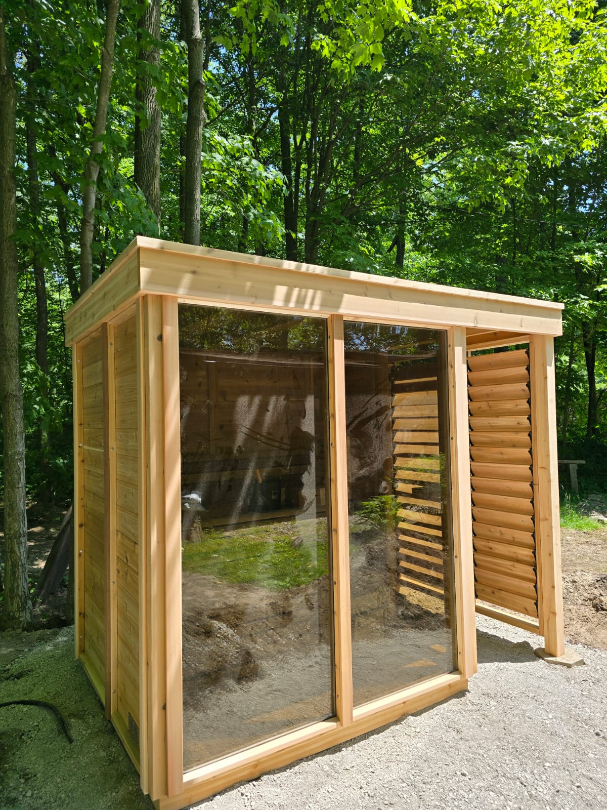 Outdoor Sauna - Pure Cube Knotty Red Cedar CU582