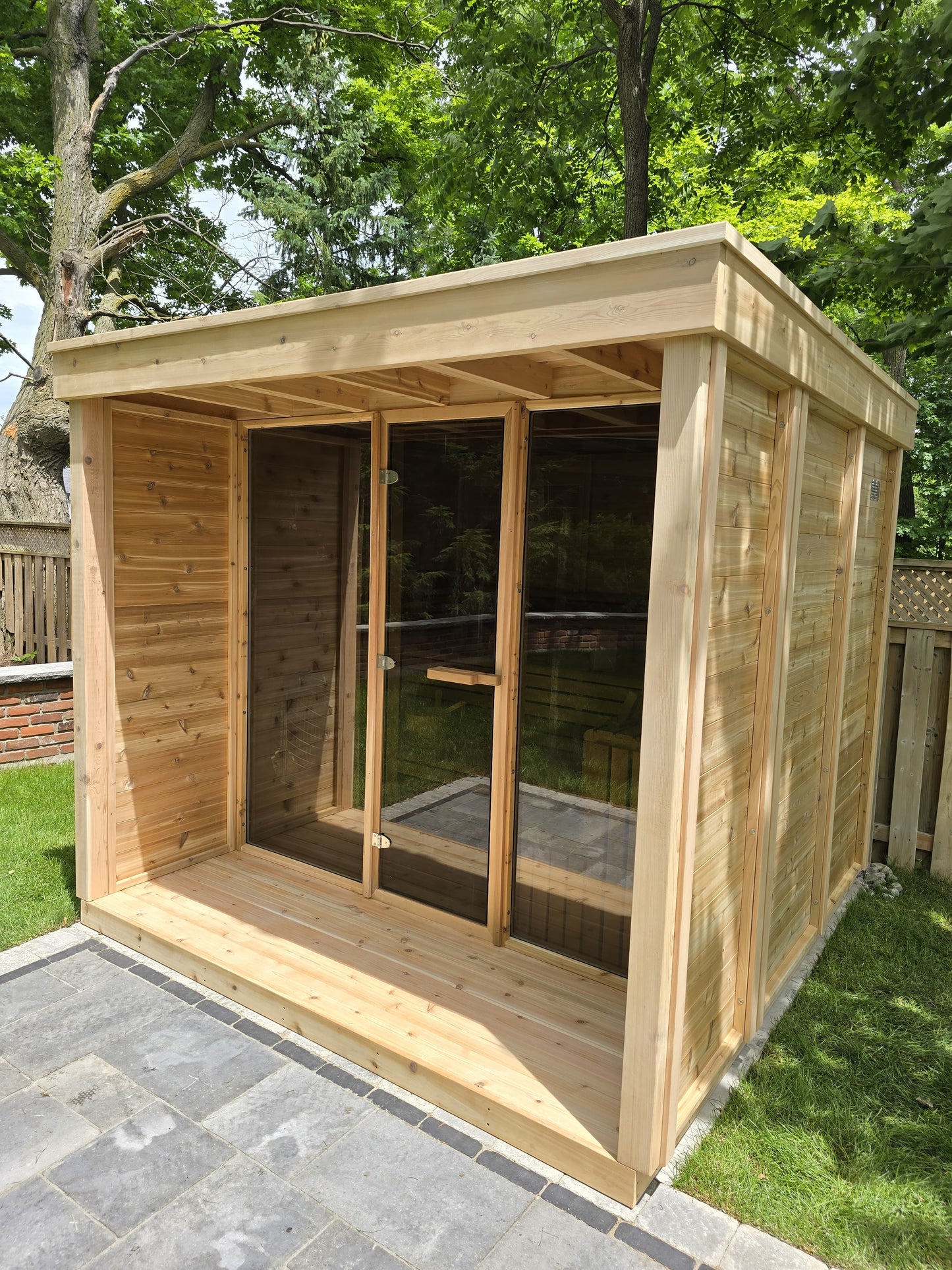 Outdoor Sauna - Pure Cube Knotty Red Cedar CU672P