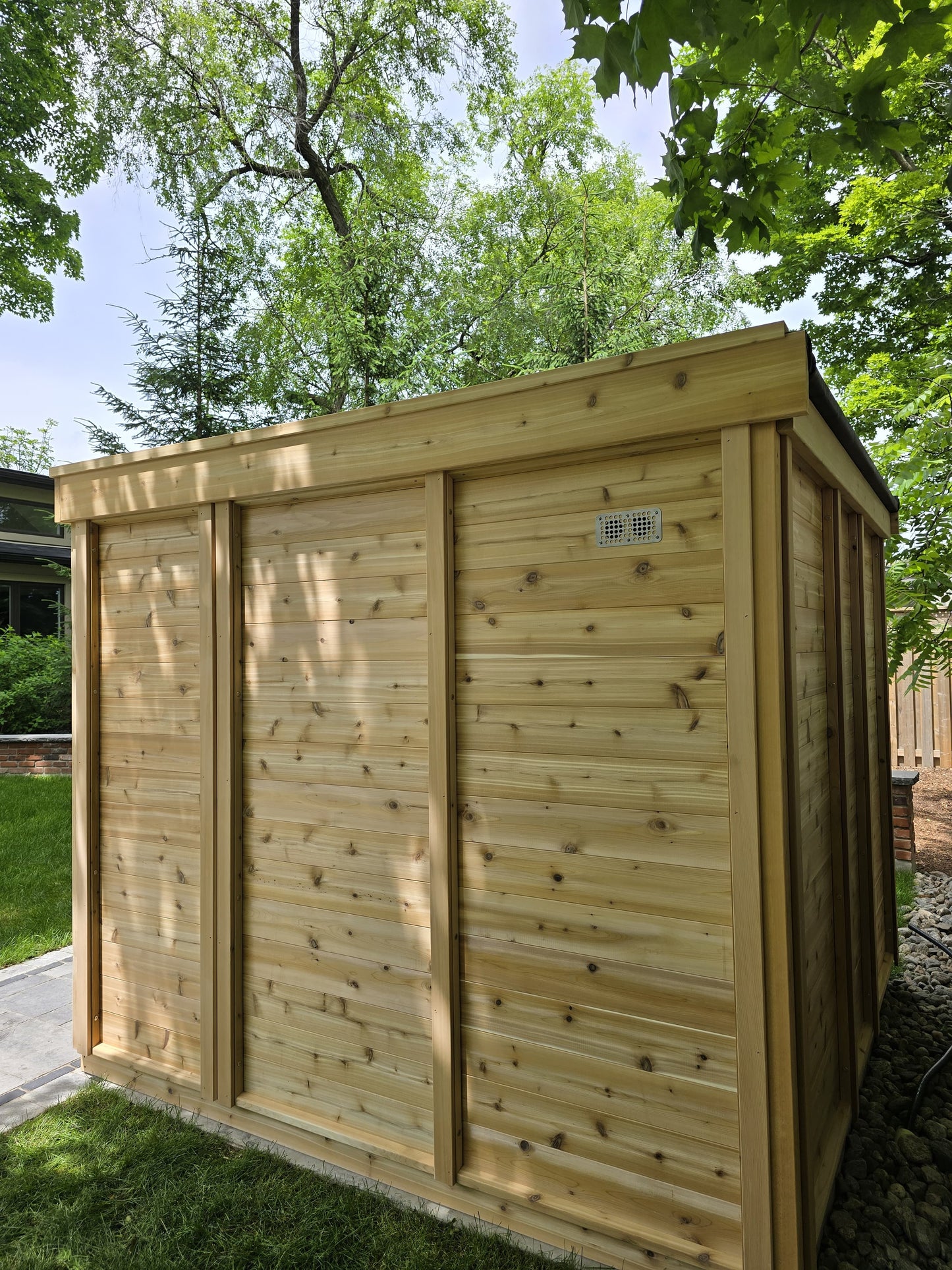 Outdoor Sauna - Pure Cube Knotty Red Cedar CU672P