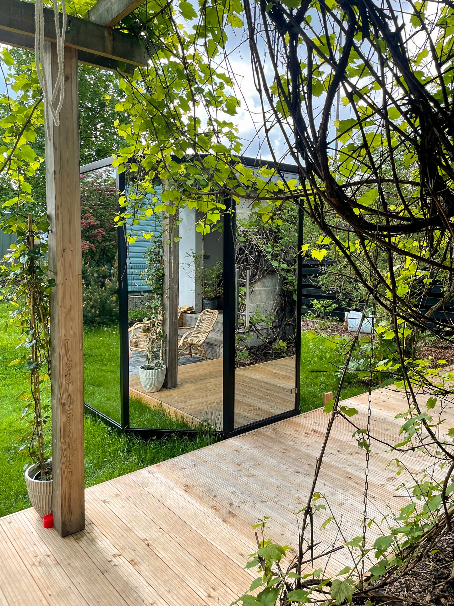 Haljas Hele Glass Single Luxury Outdoor Sauna