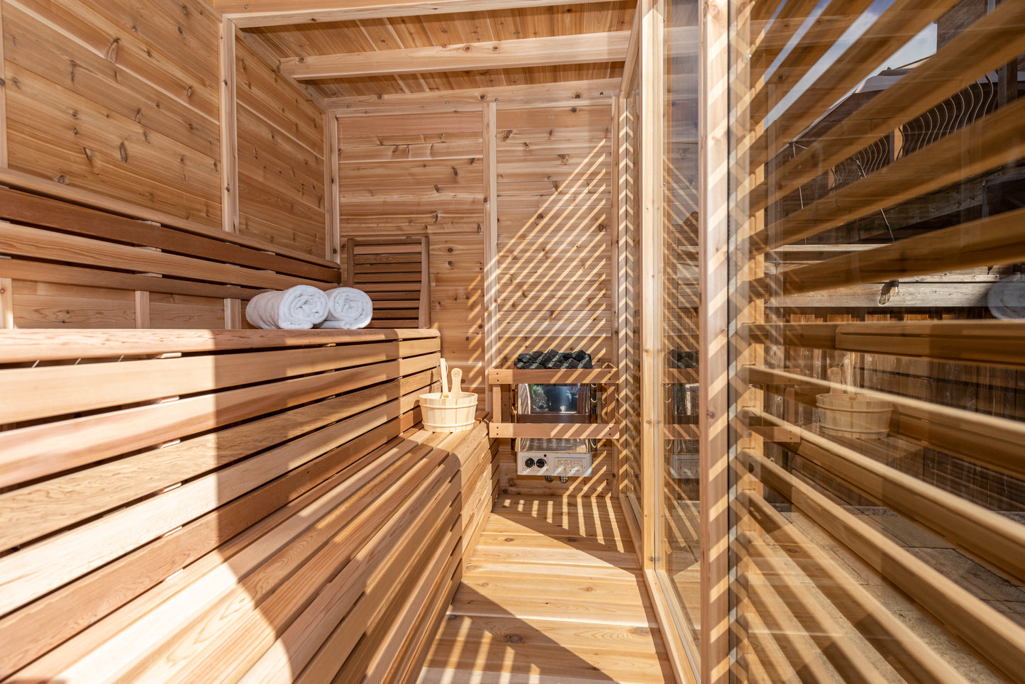 Outdoor Sauna - Pure Cube Knotty Red Cedar CU582