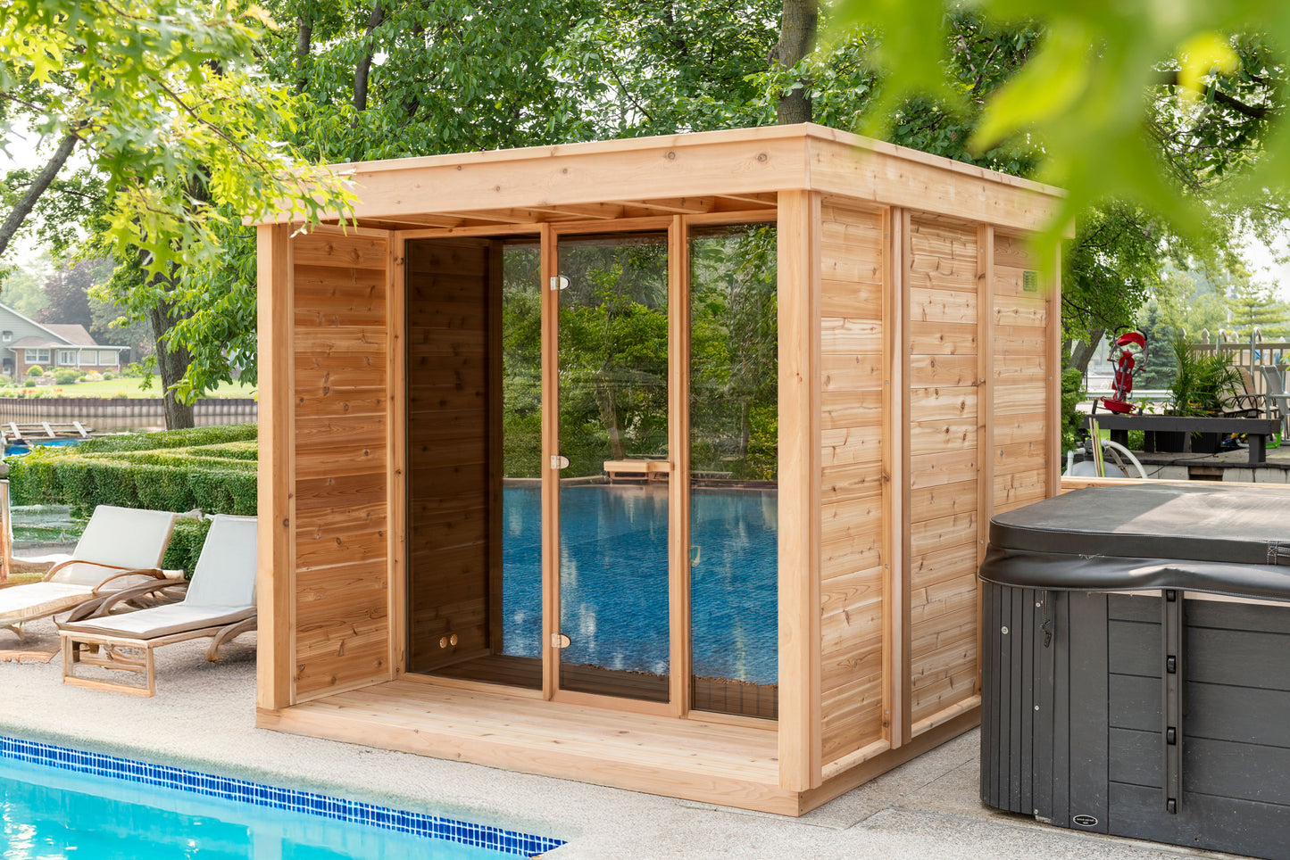 Outdoor Sauna - Pure Cube Knotty Red Cedar CU672P