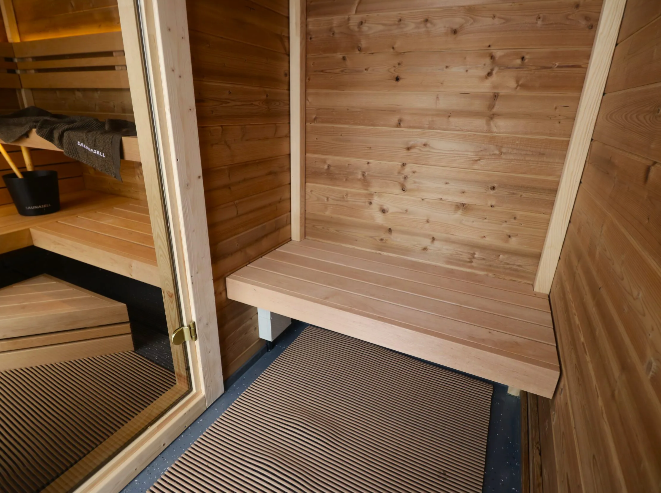 Leil® 5-Person Patio M Sauna