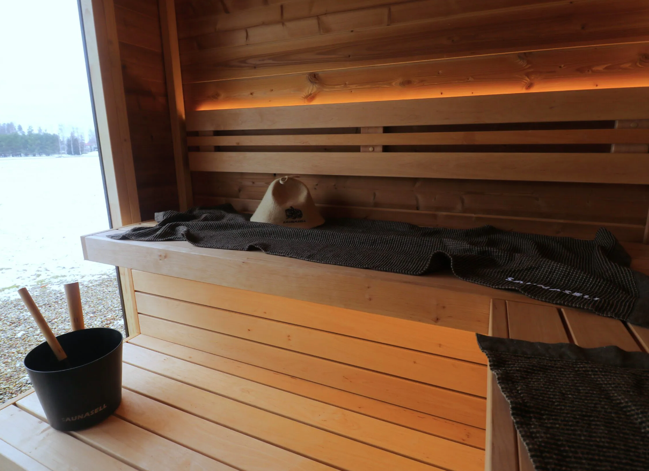 Leil® 5-Person Patio M Sauna
