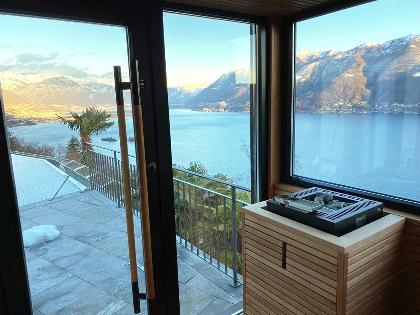 Auroom Arti 5-Person Sauna