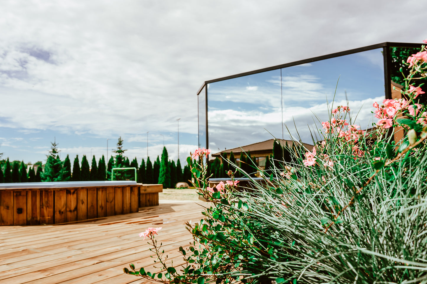 Haljas Hele Glass Double Luxury Outdoor Sauna